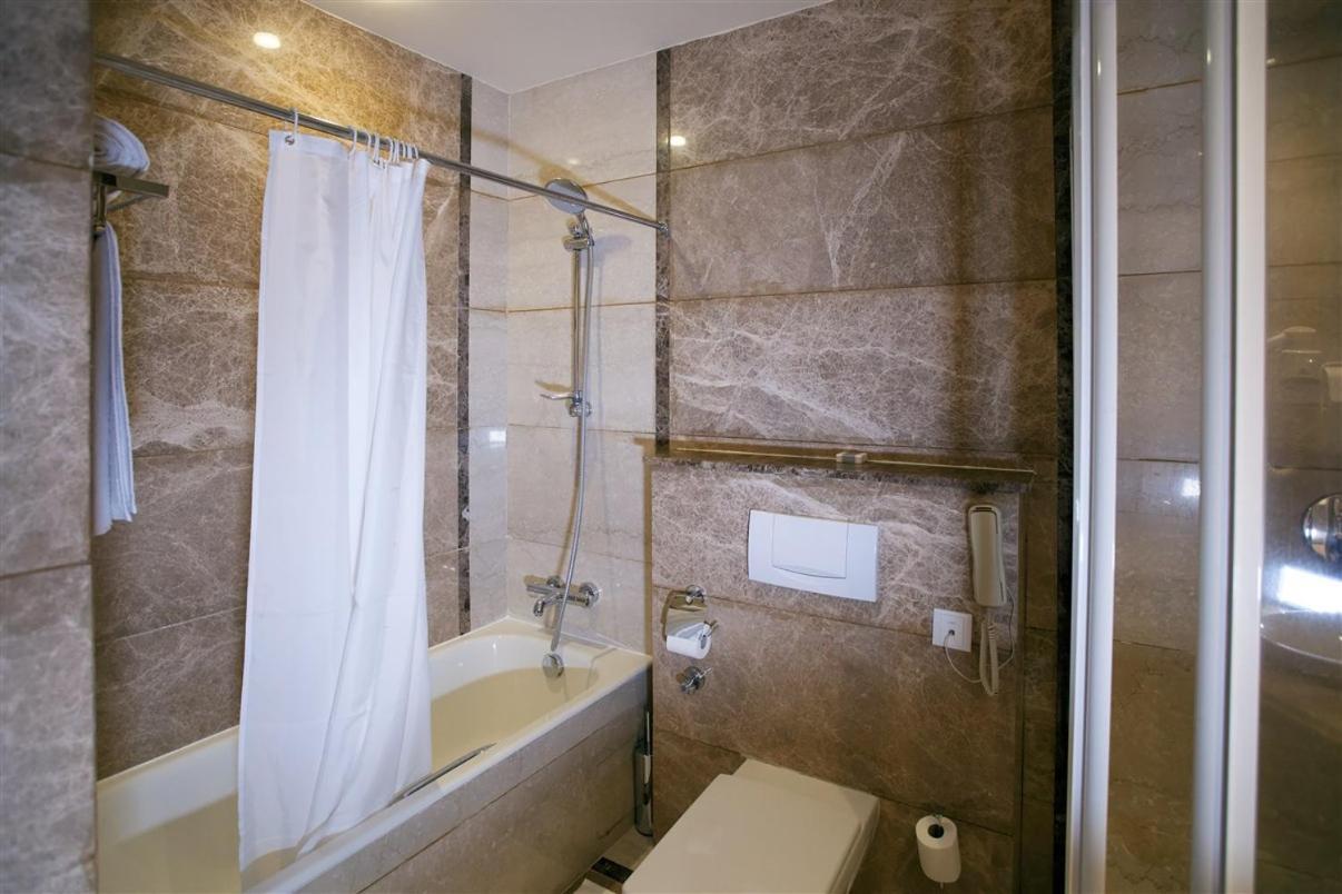 Hotel Ledger Plaza Μπανγκί Εξωτερικό φωτογραφία